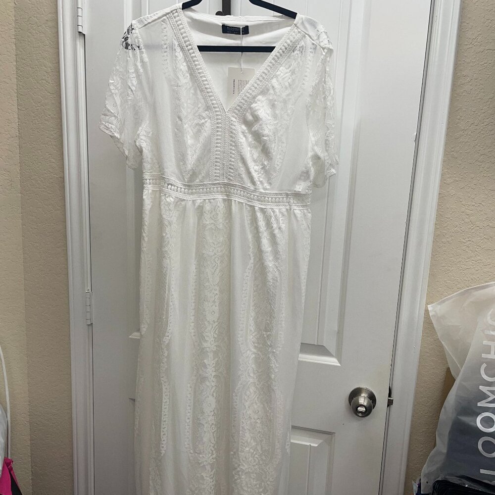 NWT Bloomchic Dress White Lace Midi Dress Size Medium 10 - Picture 3 of 11